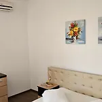 Casa Tineretului 50 ゲストハウス コスティネシュティ
