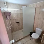 ゲストハウス Casa Tineretului 50 コスティネシュティ