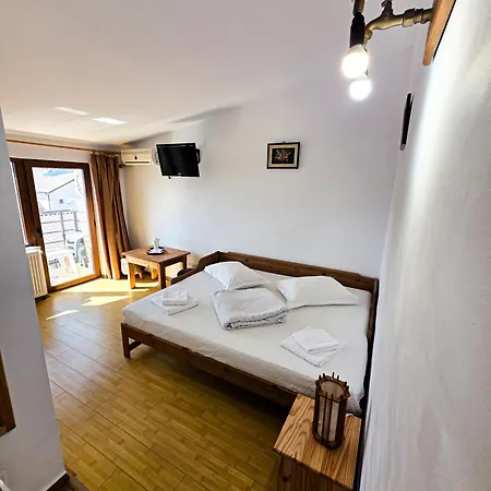 Casa Tineretului 50 3*