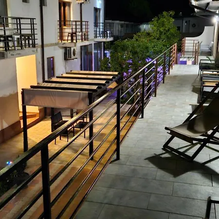 Casa Tineretului 50 Pensjonat 3*