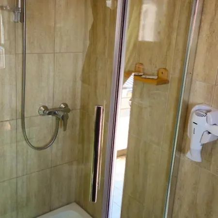 Casa Tineretului 50 3*
