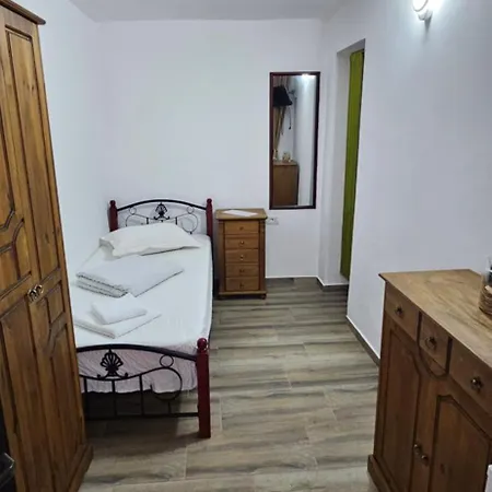 Casa Tineretului 50